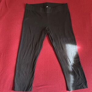 Old Navy Black Capri Leggings